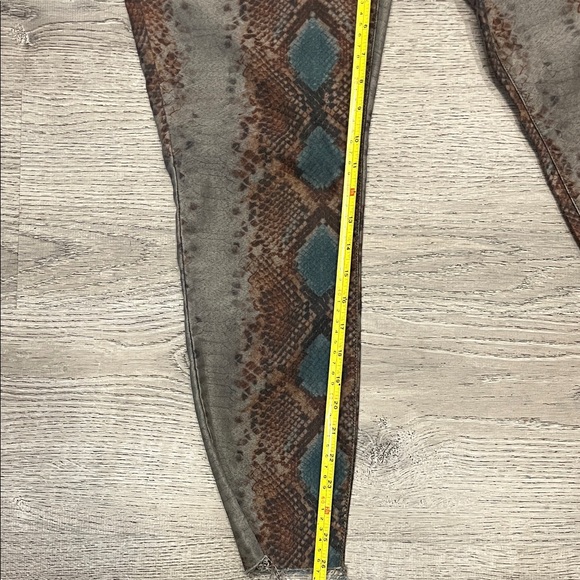 Kut from the Kloth Teal and Brown Snake Print Jeans Size M - Picture 7 of 10